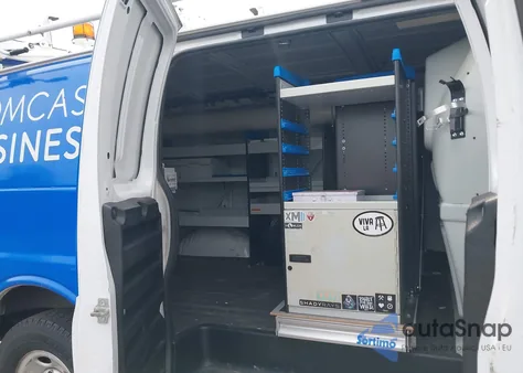 2015 Chevrolet Express 2500 Work Van z USA, uszkodzony, nr VIN 1GCWGFCF3F1158361